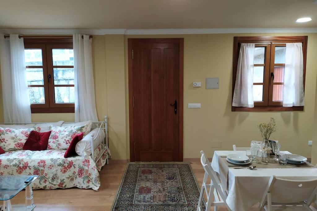 O Apartamento Do Xanza, Ideal Para Parejas Adaptado Movilidad Reducida Meis Luaran gambar