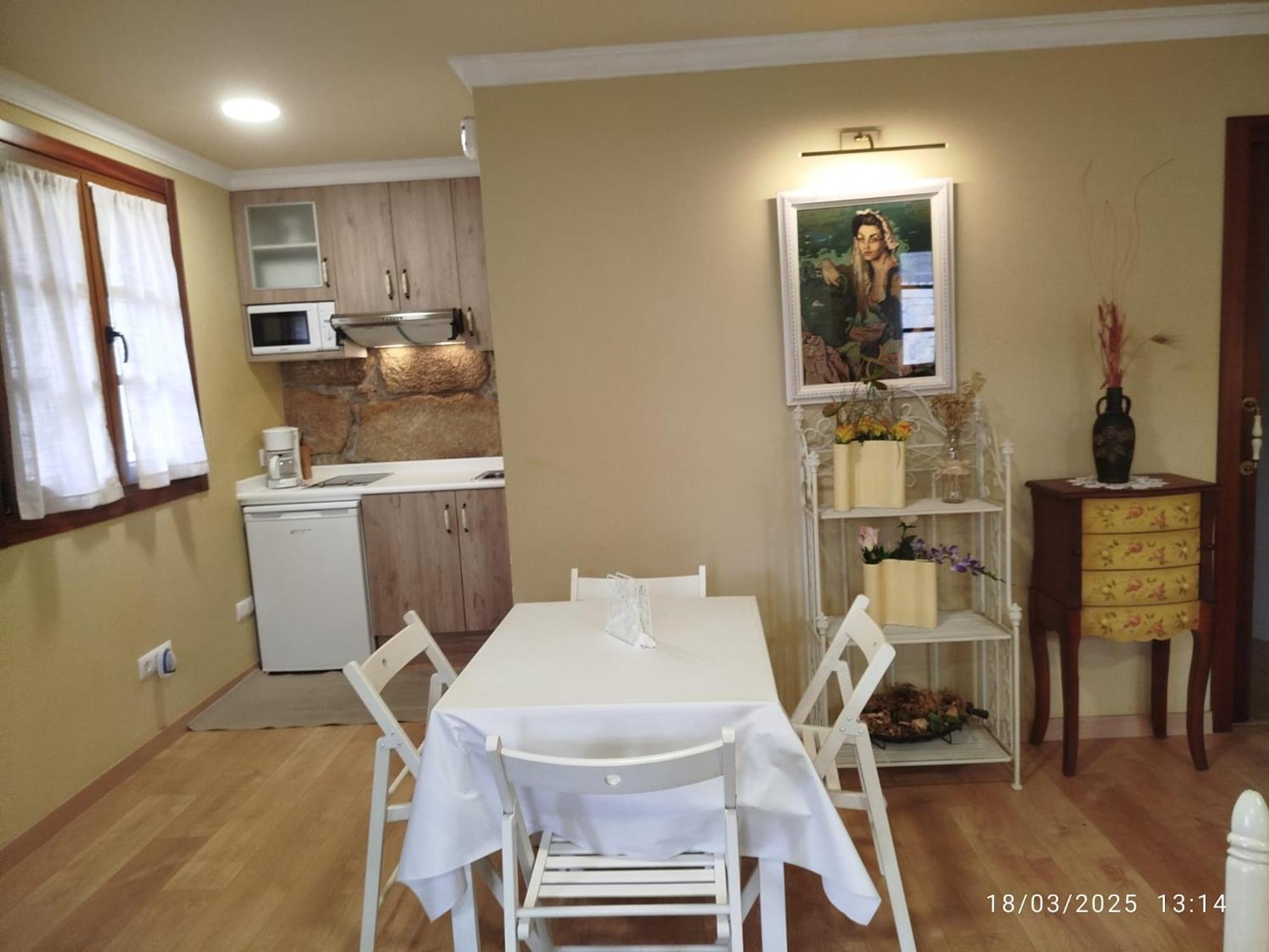 O Apartamento Do Xanza, Ideal Para Parejas Adaptado Movilidad Reducida Meis Luaran gambar